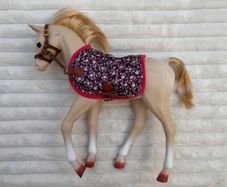 Our Generation Palamino Foal approx. 32 cm. Used Dirty Please see photos