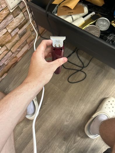 Wahl detailer and stand