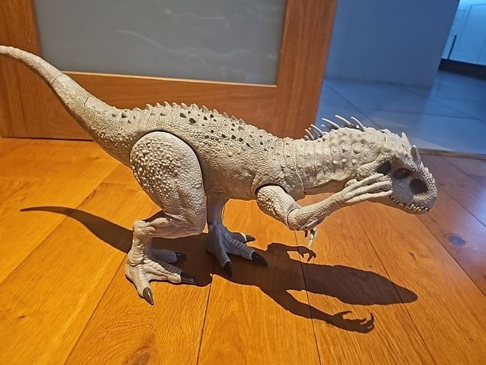 Jurassic World Indominus Rex Lights and sounds