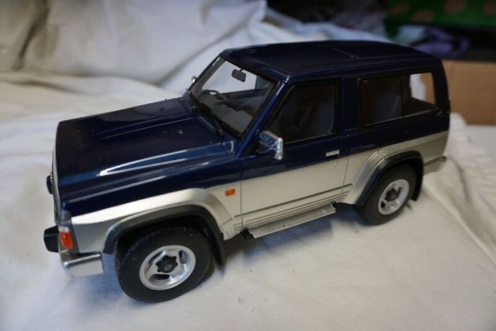 Nissan Patrol Gr Blue Th1 & Silver Kj1 1992 - Very Rare - Ottomobile - 1/18 - New In Box