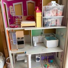 Rainbow High Dolls House