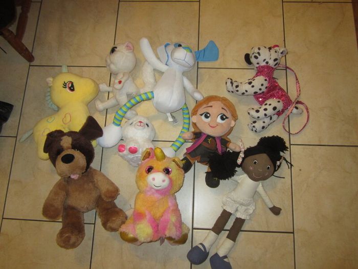 Bundle of soft toys