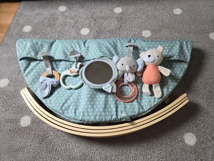 Tummy Time Mat (Ingenuity) + free tummy time piano + Large Tummy Time pillow with toys