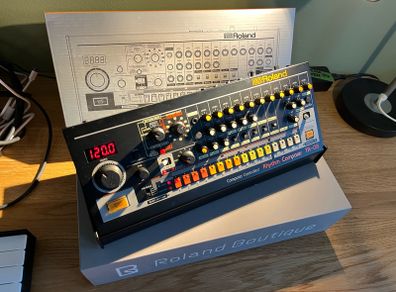 Roland TR08 Drum Machine (Boutique TR-808)