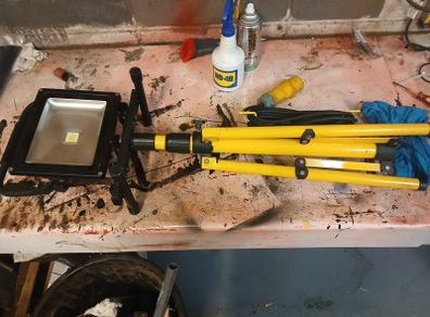 110v light