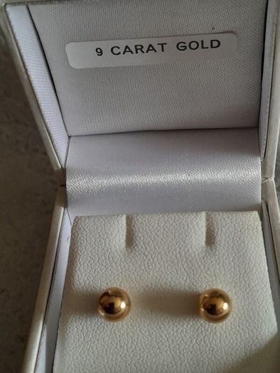 9ct gold earrings