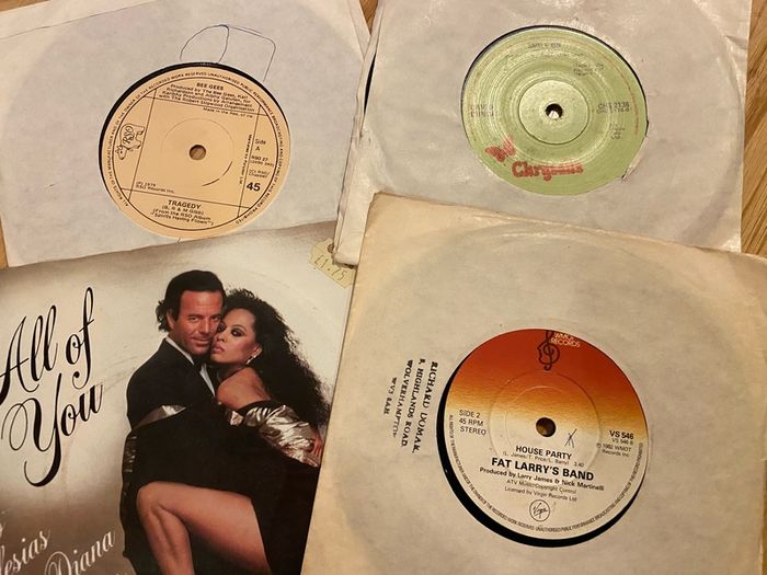 69 7" singles records vinyl