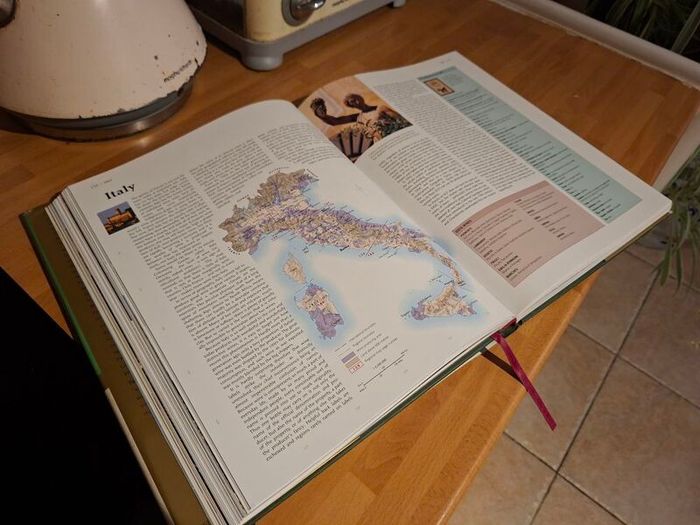 World atlas of wine book