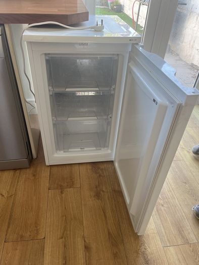 belling under counter freezer
