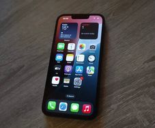IPhone 13 / 100% Battery health