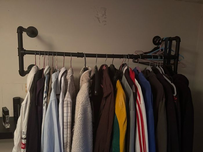 Clothes hanging rail - pipe aesthetic