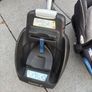 Maxi Cosi Car seat with base Image 3