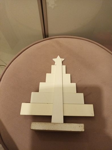 Shabby chic wooden christmas tree