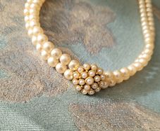 Vintage pearl choker