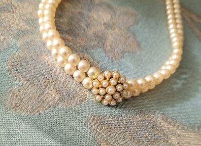 Vintage pearl choker
