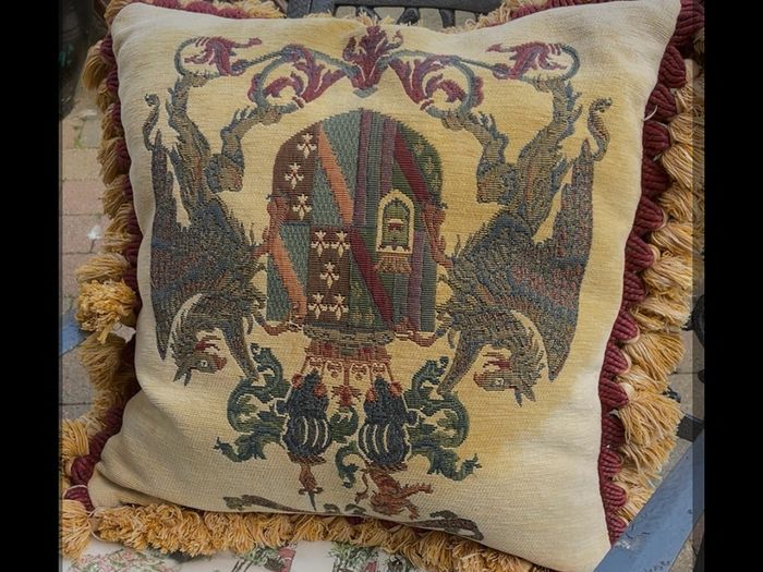 Antique cushion