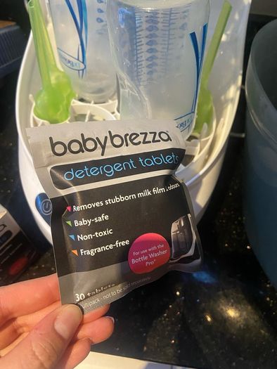 baby brezza bottle washer pro & 30 detergent tablets.
