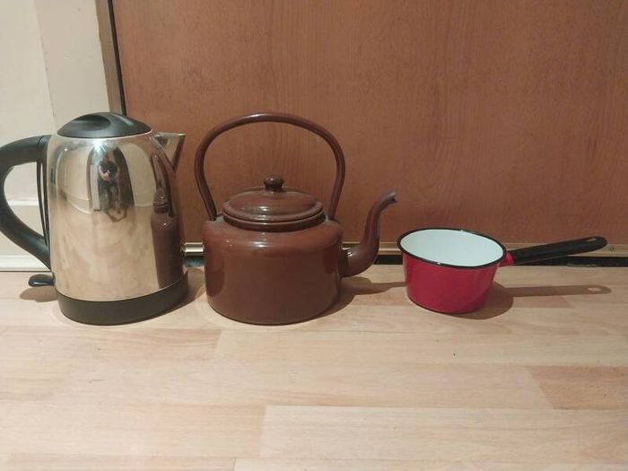 Original enamel kettle & small enamel saucepan