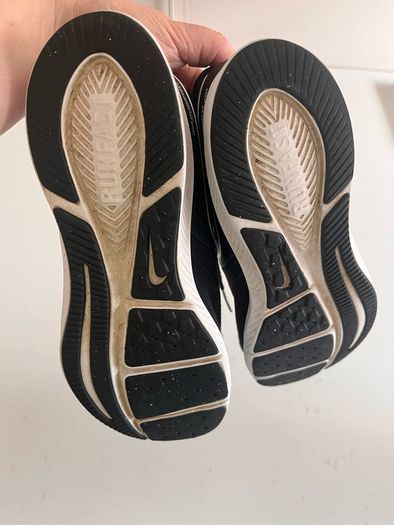 Black Nike Unisex Runners