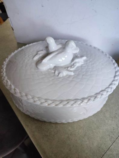 Royal Worcester Fine Porcelain Covered Casserole Dish, England