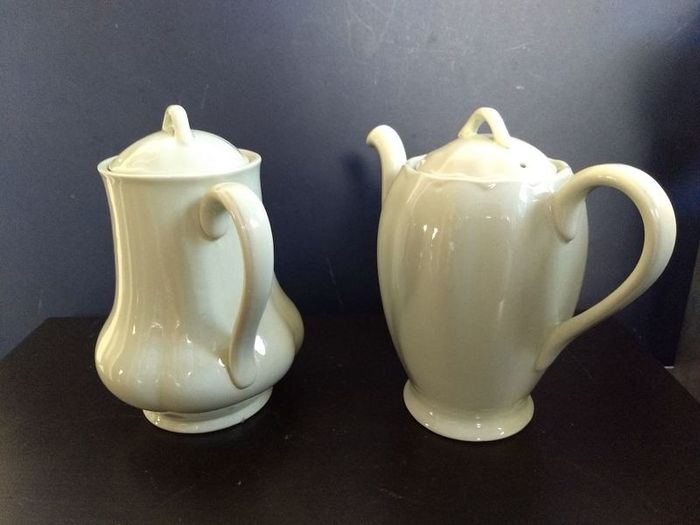 Beautiful Coffee Pot and Matching Hot-Water Pot by Grindley Petalware Utilityware in the "Almond Petal" Colourway