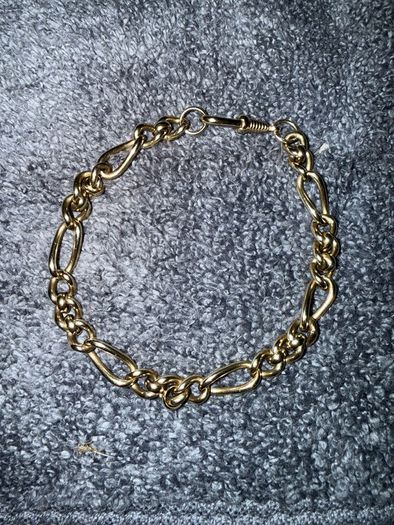 9ct Gold. 49.1g