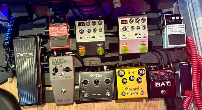 Handmade pedalboard