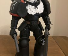 Mcfarlane  warhammer 40k Raven guard veteran sergeant