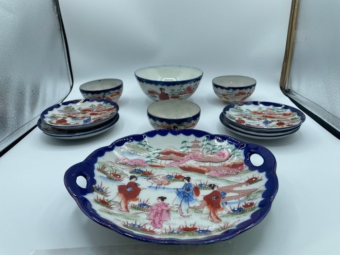 Vintage Japanese Geisha Girl Plates Set Scalloped Cobalt Blue Hand Painted