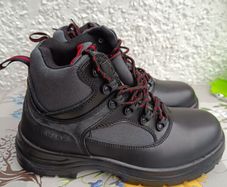 Safety boots