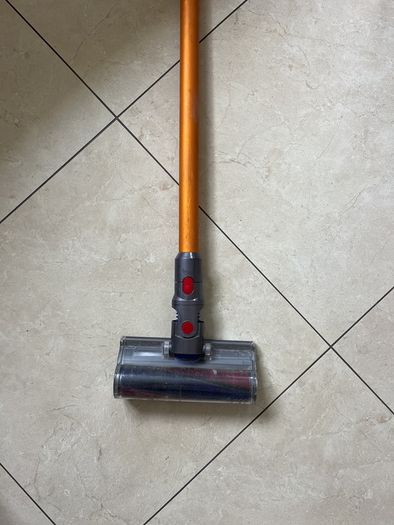 dyson v8 cordless vacuum
