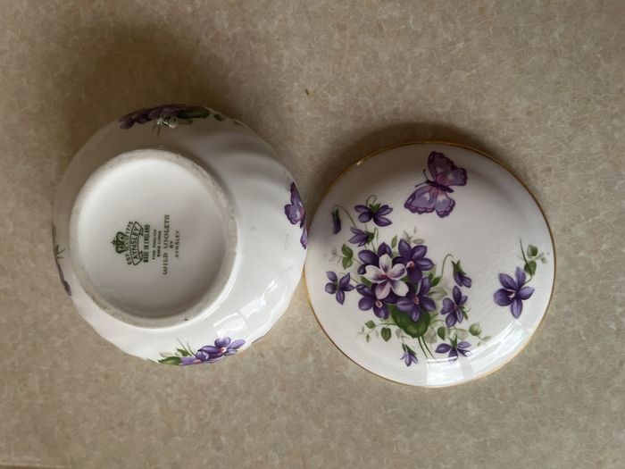 Aynsley Wild Violet Shell shaped Dish & Trinket Box