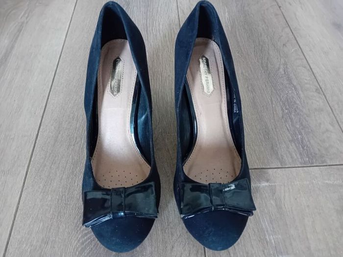 Elegant Ladies Black Shoes