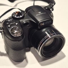Fujifilm FinePix S2980 14MP Digital Bridge Camera Pre-owned, Very Good Condition 3-month warranty