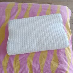 Ergonomic pillow