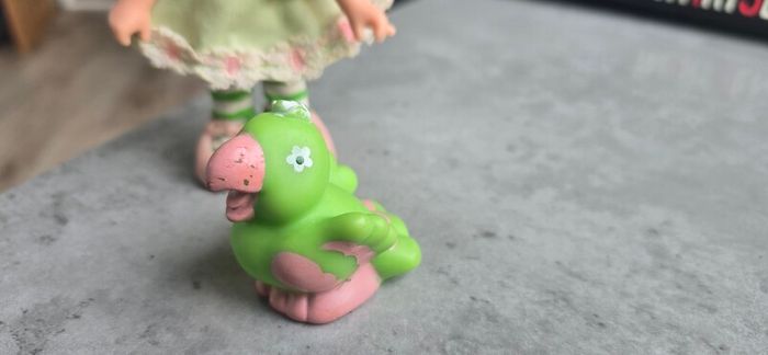 Lime Chiffon with Friend Parfait Parrot Strawberry Shortcake Doll Ccomplete outfit HTF AGC Kenner A.G.C same era as MLP G1 My Little Pony