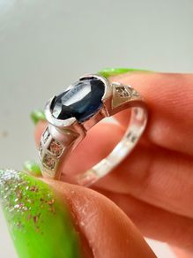 9ct white gold sapphire ring