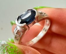9ct white gold sapphire ring