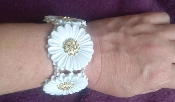 Daisy bracelet costume jewellery