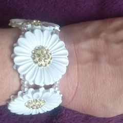 Daisy bracelet costume jewellery