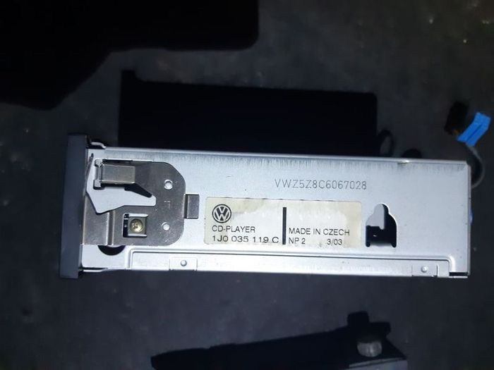 Volkswagen Passat CD player and Cassette Player