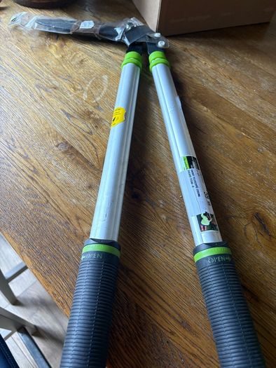 New telescopic edging shears