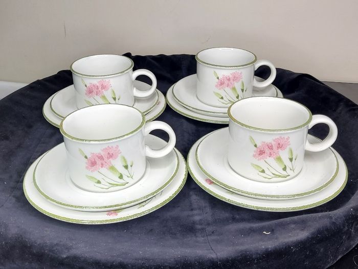 Set of 4 Midwinter Stonehenge Wild Oats Trio Tea Cup Saucer Plate Sets Vintage