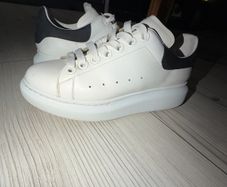 Alexander McQueen size 36 will fit size (4)
