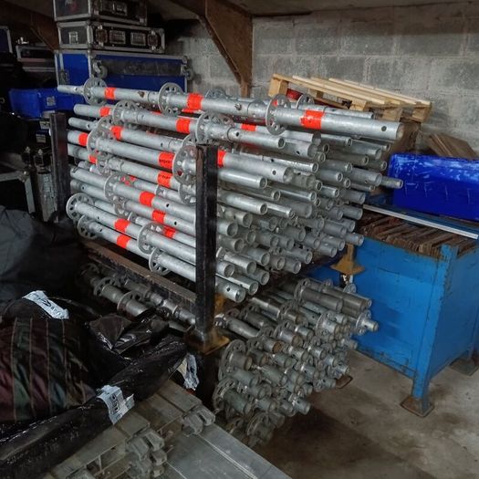 Staging Layher