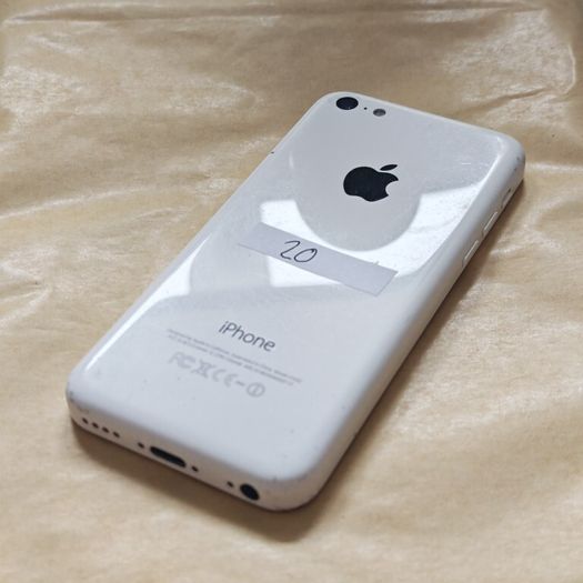 Apple iPhone 5c - 8GB - White - Activation locked - Parts only