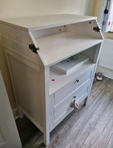 baby changing table