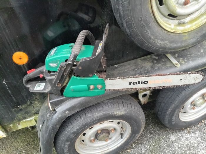 chainsaw