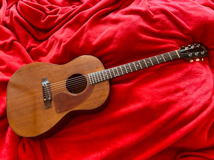 Vintage 1968 Gibson LG0