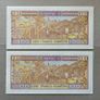 Guinea 2x100 Francs Consecutive Banknotes Image 2